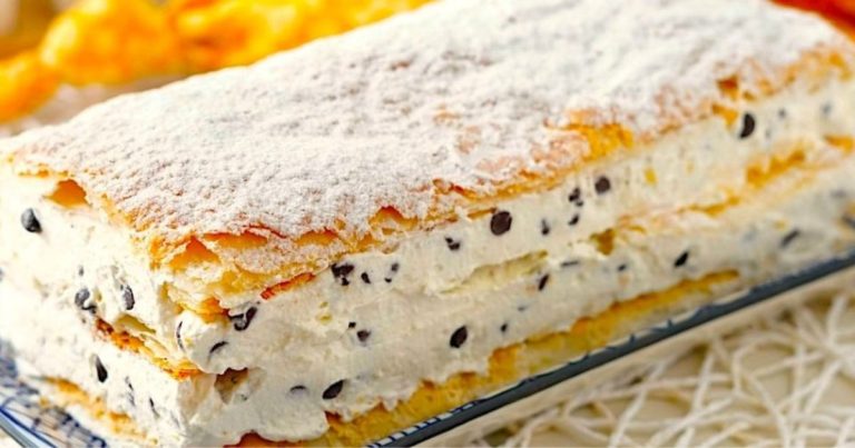 Köstliche Ricotta Millefeuille mit Schokoladenstückchen: Ein himmlisches Dessert aus Italien