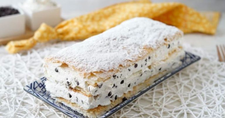 Köstliche Ricotta Millefeuille mit Schokoladenstückchen: Ein himmlisches Dessert für Genießer